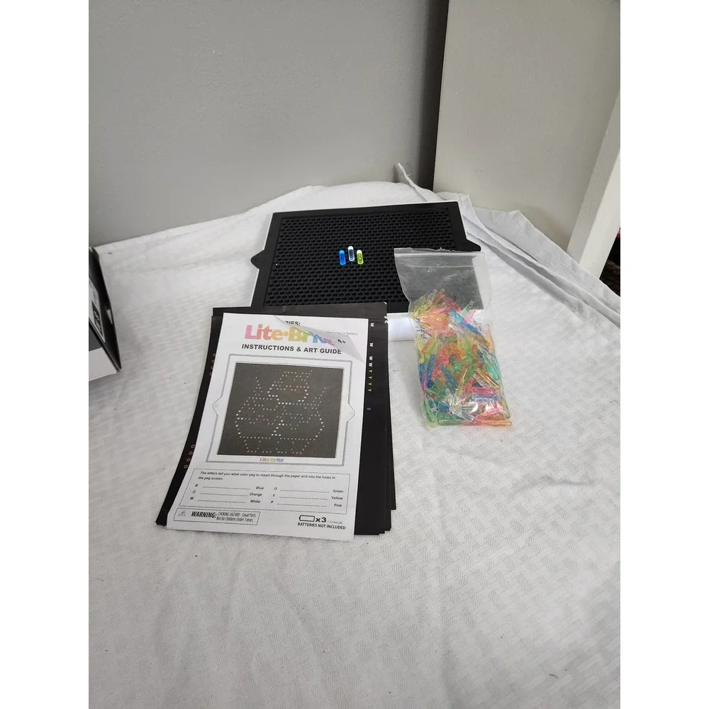 Lite-Brite Ultimate Classic Retro Light Up Toy with Pegs and Templates
